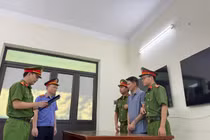 Tin báo của người dân giúp phát hiện vụ hai trẻ bị cha ruột hành hạ ở Phú Thọ