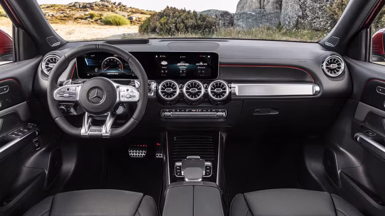 Mercedes-AMG GLB 35 4MATIC ra mắt tại Việt Nam, giá 2,69 tỷ đồng khoang-lai-glb-35-4matic-dam-chat-hien-dai.jpeg