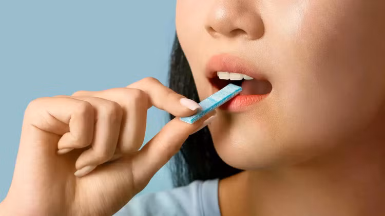 asian-woman-chewing-gum.jpg