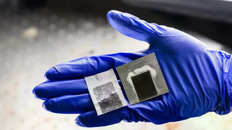 solar-desalination-device-with-laser-etched-superwicking.jpg