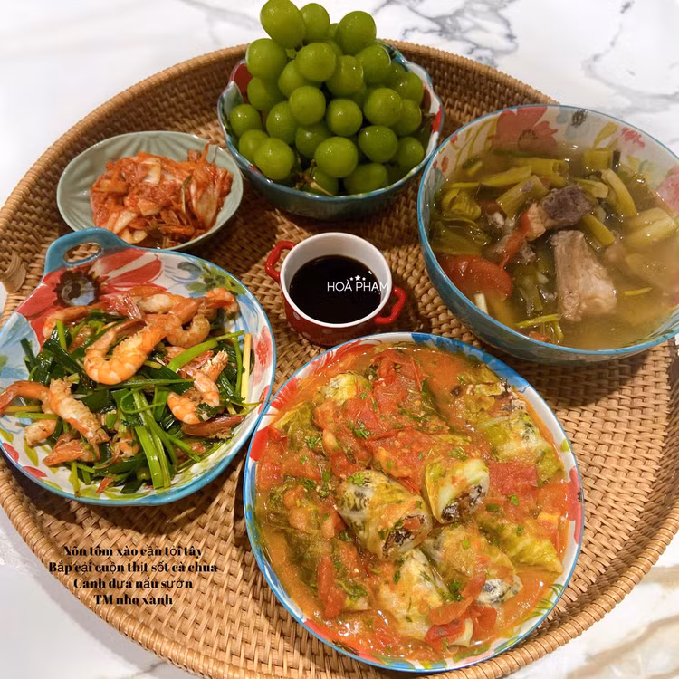 Chị Hòa sáng tạo trong các mâm cơm