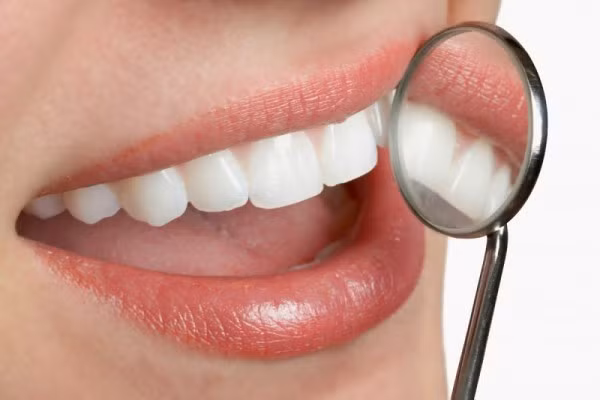 Sức khỏe răng miệng có mối quan hệ chặt chẽ với sức khỏe cả cơ thể - Ảnh minh hoạ