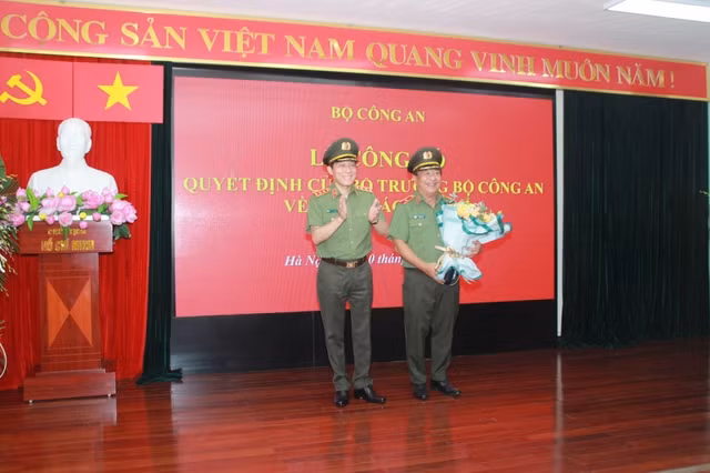 Điều động, bổ nhiệm 2 Thiếu tướng Công an nhân dân - Ảnh 2.