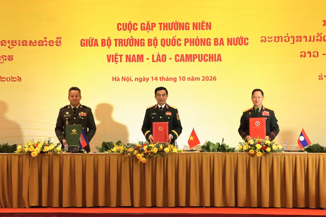 Cuộc gặp giữa Phó Thủ tướng, Bộ trưởng Quốc phòng Việt Nam - Lào - Campuchia