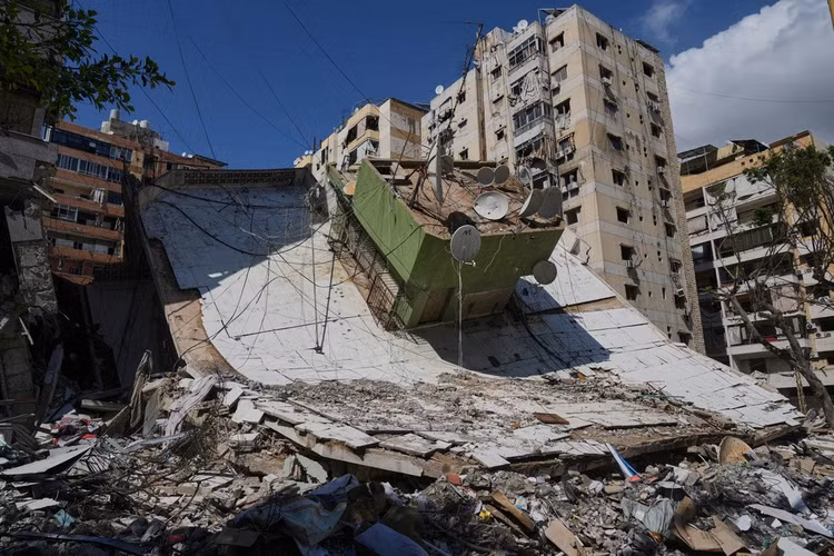 aplebanon.jpg