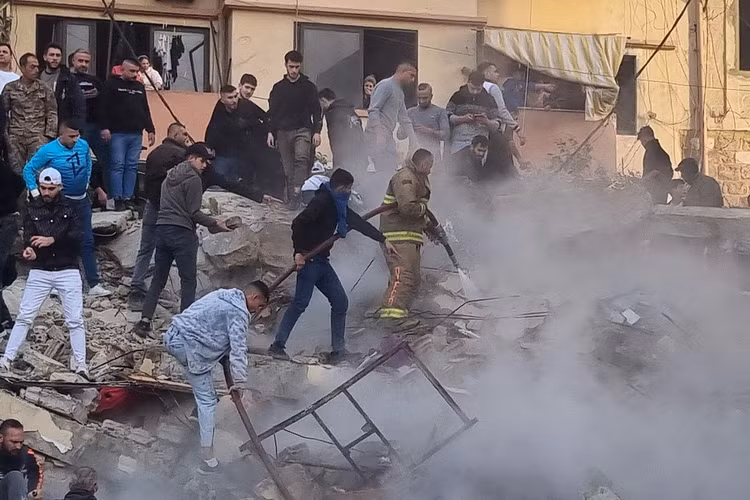 aplebanon1.jpg