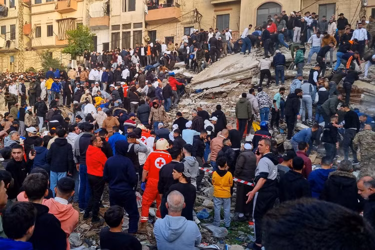 aplebanon2.jpg