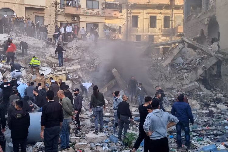 aplebanon5.jpg