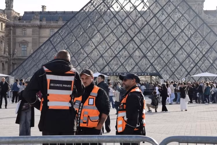 louvre1.png