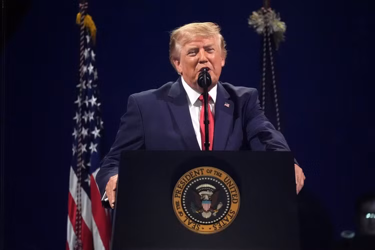 aptongthongtrump.jpg