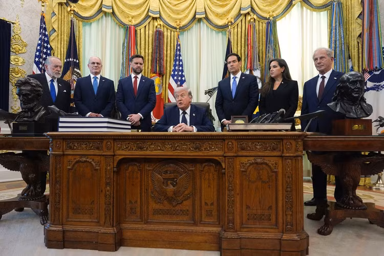 aptongthongtrump.jpg