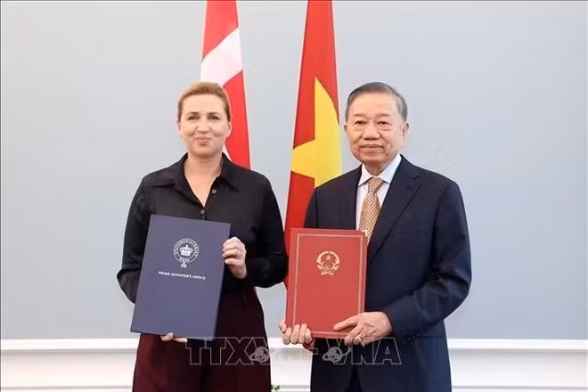 Tuyên bố chung về việc thiết lập quan hệ Đối tác chiến lược toàn diện Việt Nam- Đan Mạch