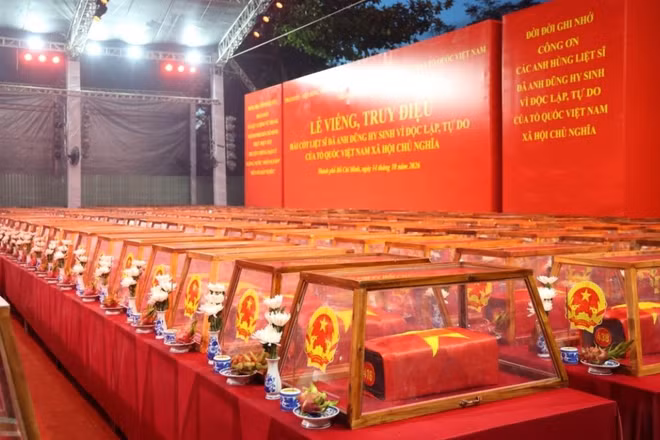 Lễ cầu nguyện tưởng niệm 731 liệt sĩ tại Công viên Lê Thị Riêng
