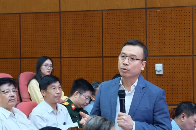 GS.BS Nguyễn Hoàng Định: 'Điều các cháu đang thiếu là một trái tim vừa với cơ thể mình'