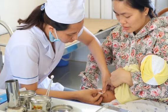 Thêm 4 vaccine vào Tiêm chủng mở rộng: khi nào triển khai?