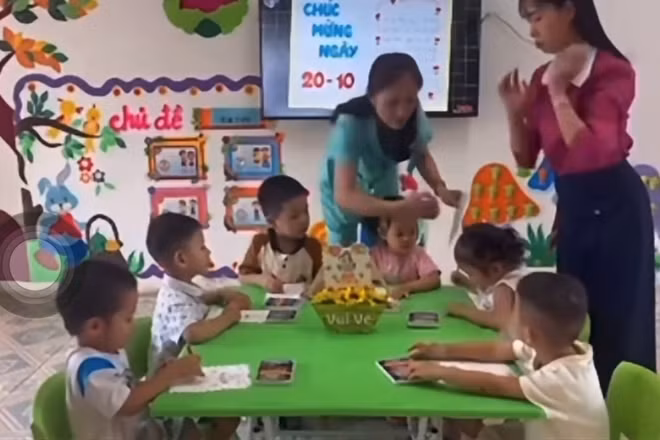 Tạm đình chỉ hai giáo viên mầm non tát vào mặt học sinh