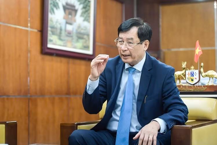 ts-tran-cong-phan-pho-chu-tich-thuong-truc-hoi-luat-gia-viet-nam.jpg