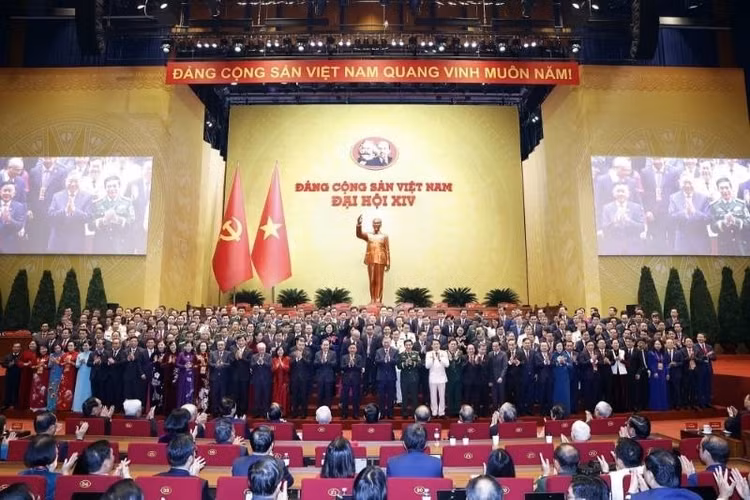 be-mac-dai-hoi.jpg