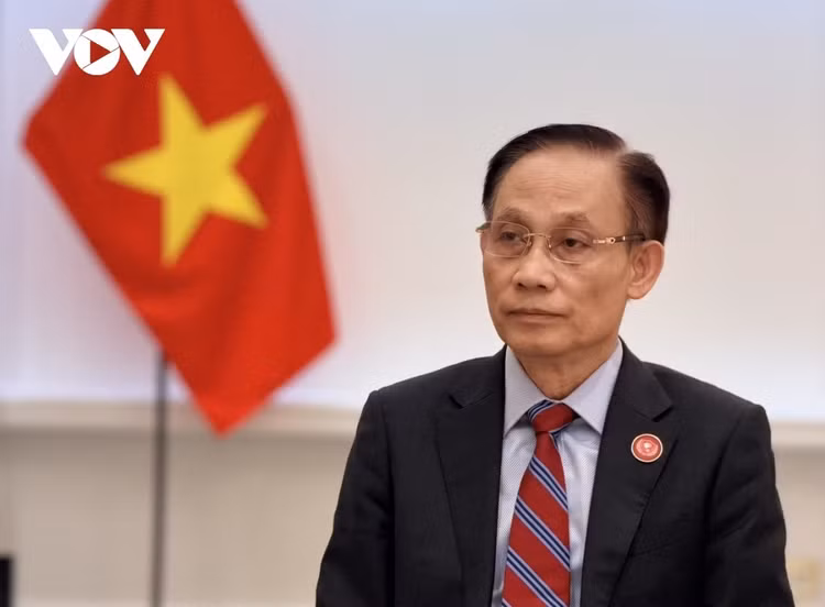 le-hoai-trung.jpg