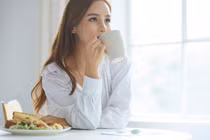 Đừng ăn 6 thực phẩm này khi bụng đói nếu không muốn đau dạ dày