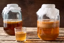 Tốt cho gan, đẹp da nhưng Kombucha có thể gây hại với 5 nhóm người này