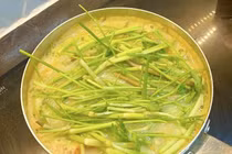 Cách làm canh khoai tây nghiền rau cần thơm ngon, dễ thực hiện
