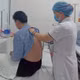 Tưởng ho thông thường, nhiều người trẻ để lao phổi tiến triển nặng