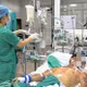 Sốc nhiễm khuẩn, hoại tử da vì liên cầu lợn ở người đàn ông 61 tuổi