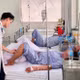 Thoái hóa khớp gối: Nên làm gì để giảm đau, giữ khớp lâu 'xuống cấp'?