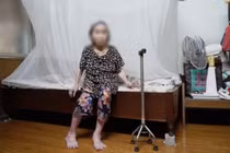 Cụ bà 87 tuổi phải khiêng đi làm giấy ủy quyền nhận lương hưu