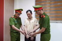 Khởi tố thêm 1 bị can vụ bắt Bí thư Đảng ủy và Chủ tịch xã Hợp Kim