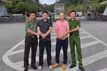 Bắc Ninh bàn giao 2 đối tượng truy nã quốc tế cho công an Trung Quốc