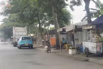 [GALLERY] Chiếm dụng lòng đường, vỉa hè quốc lộ 18 ở Bắc Ninh