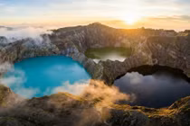 Bí ẩn Kelimutu- ba hồ nước đổi màu liên tục trên đỉnh núi lửa