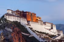 Khám phá vẻ đẹp của cung điện Potala trên đỉnh đồi Marpo Ri