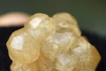Bí ẩn viên đá quý mang màu sắc sống động như cầu vồng