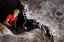 Hang động ẩn giấu 'bảo tàng' khoáng vật dưới lòng đất