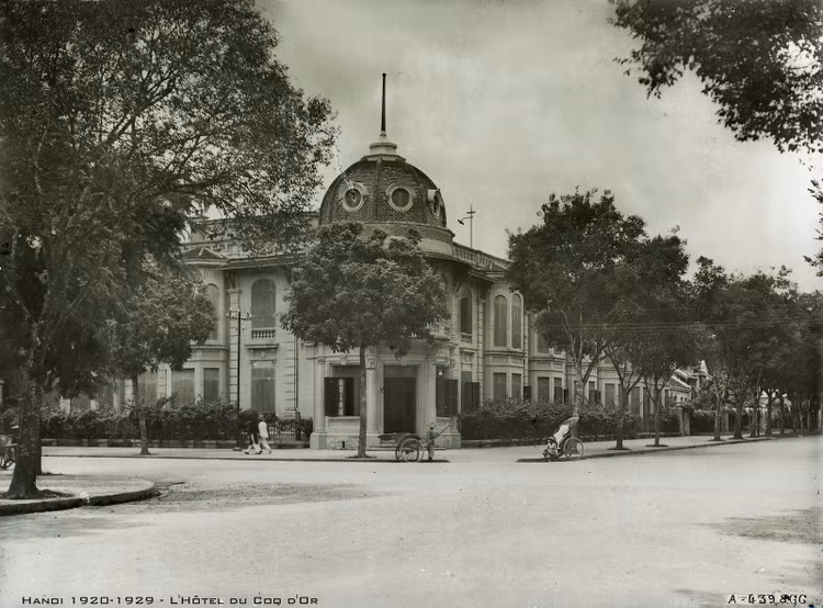 Công bố loạt ảnh cực hiếm về đường phố Hà Nội thập niên 1920 - Hình 8 Cong bo loat anh cuc hiem ve duong pho Ha Noi thap nien 1920-Hinh-8