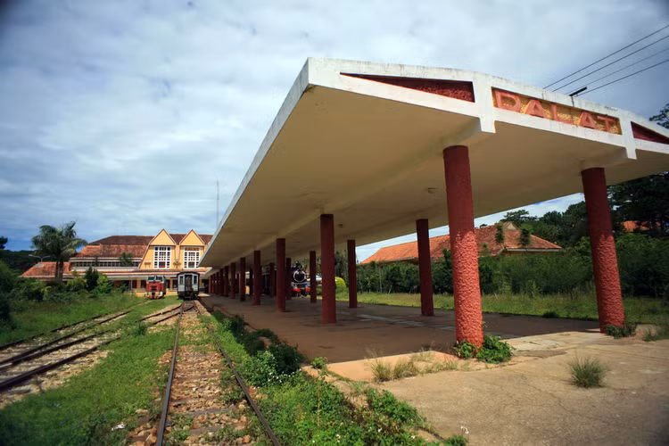 Khám phá nhà ga nổi tiếng vừa được công nhận là Điểm du lịch - Hình 3 Kham pha nha ga noi tieng vua duoc cong nhan la Diem du lich-Hinh-3