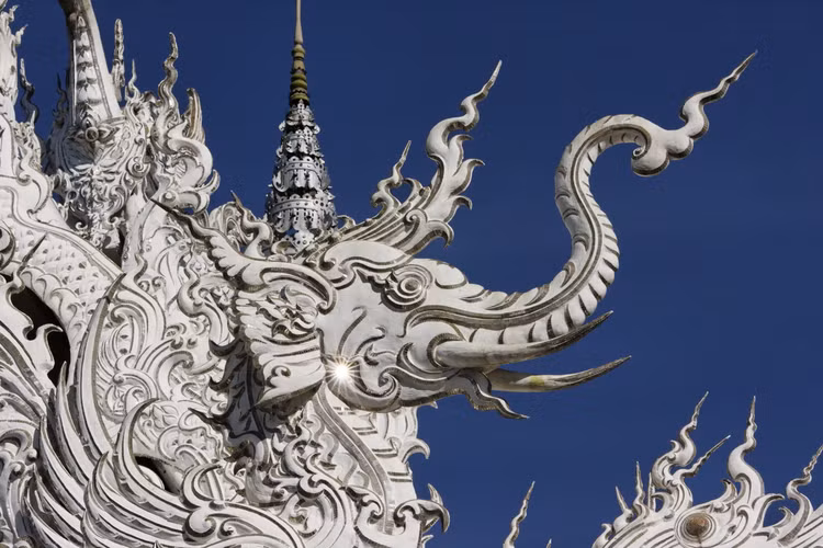 Choang ngop canh tuong sieu thuc o ngoi chua trang nhu tuyet-Hinh-8
