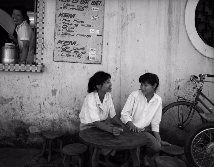 Ngam loat anh cuc sinh dong ve suoc song o Ha Noi nam 1992-Hinh-2