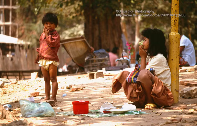 Anh kho quen ve cuoc song o thu do Campuchia ba thap nien truoc-Hinh-16