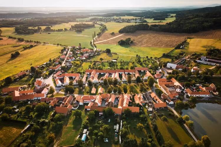 Kien truc doc dao cua lang co phong cach Bohemia dep nhat chau Au