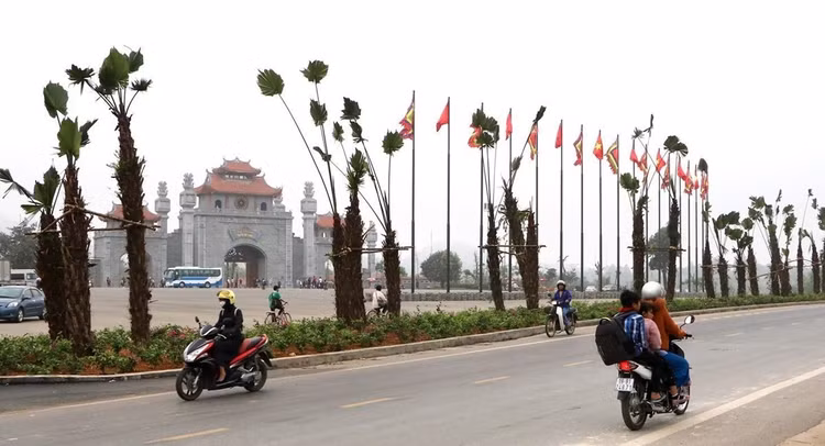 Giao thông dịp giỗ tổ Hùng Vương có nhiều phương án phân luồng cụ thể. Giao thông dịp giỗ tổ Hùng Vương có nhiều phương án phân luồng cụ thể.