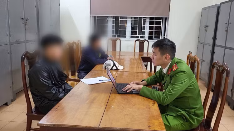 Đ.Đ.V. tại Cơ quan Cảnh sát điều tra. Đ.Đ.V. tại Cơ quan Cảnh sát điều tra.