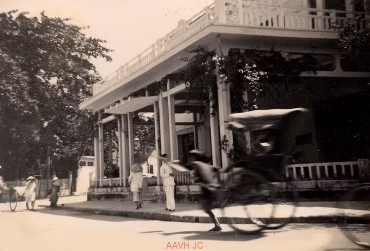 Anh khong dung hang ve cuoc song o Hue nam 1939