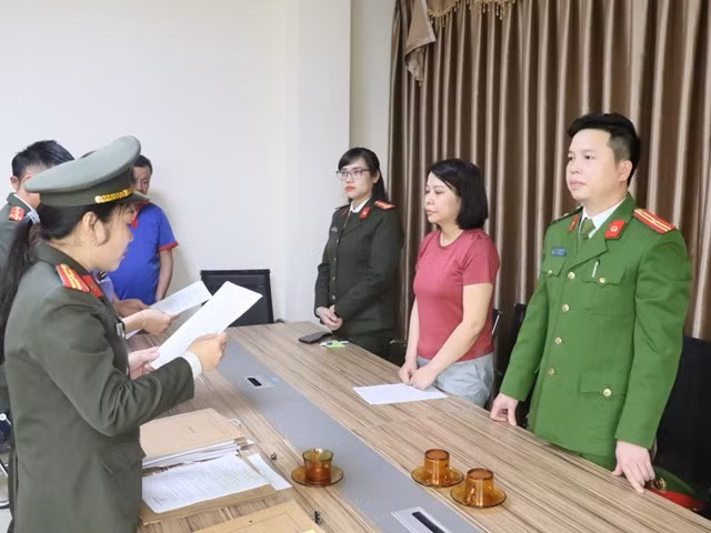 Cơ quan CSĐT bắt giữ đối tượng Nguyễn Thanh Thuỷ - Giám đốc Công ty cổ phần CNTT Lam Hồng.