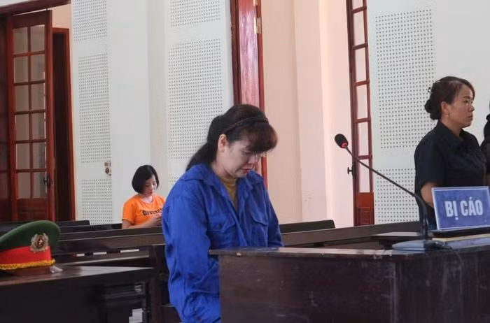 Bị cáo Nguyễn Thị Vân Anh tại phiên toà.