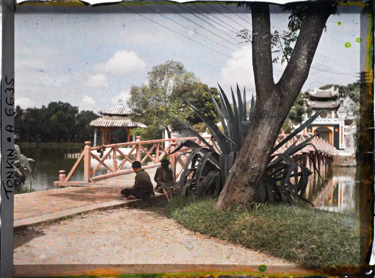 Ve khac la cua ho Hoan Kiem - den Ngoc Son trong anh mau 1915 (1)-Hinh-9