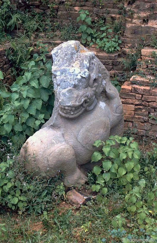 Thap Cham ngan tuoi o Quang Nam nam 1992 qua anh cua khach Tay-Hinh-11